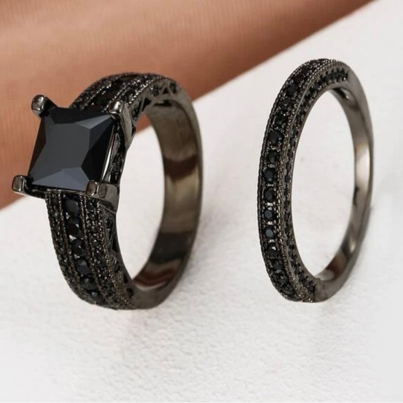 Black Cubic Zirconia Sz 10 Beautiful 2 pc Heart Ring! - Picture 7 of 14